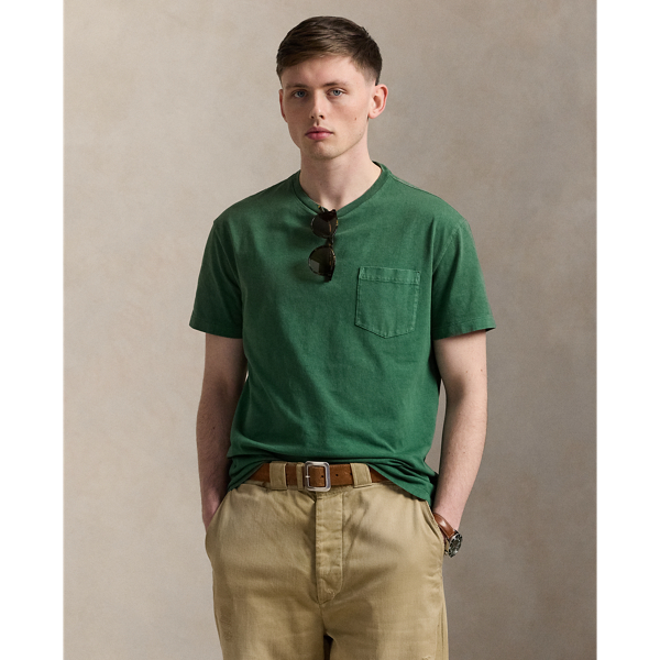 This cotton jersey T-shirt is specially developed for a relaxed, timeworn look and an ultra-soft feel from day one.