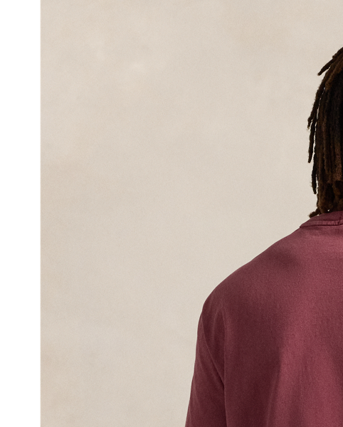 This cotton jersey T-shirt is specially developed for a relaxed, timeworn look and an ultra-soft feel from day one.