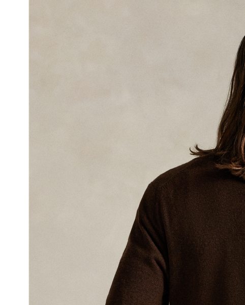 This jumper is finely knit using Italian wool yarn and embroidered with our beloved mascot, the Polo Bear.