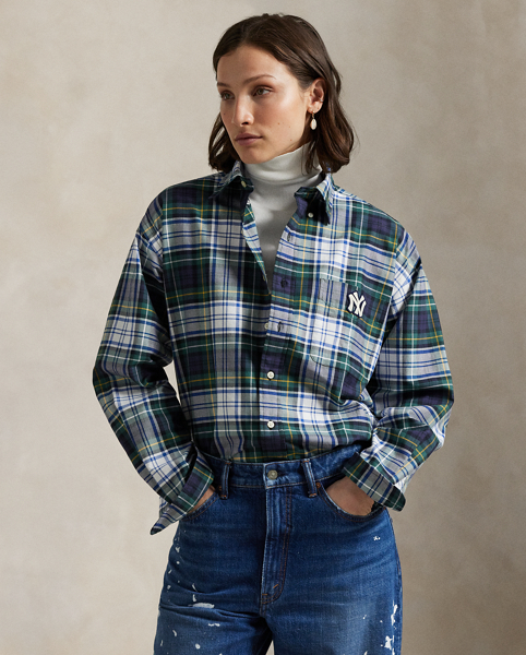 As a boy growing up in the Bronx, Mr Lauren loved going to Yankee Stadium™ to watch his hometown heroes play ball. This plaid unisex oxford shirt celebrates Mr Lauren's long-standing love of the Bronx Bombers™ and the game of baseball with a New York Yankees™ logo patch. It is developed in our iconic Big Fit from the '90s and finished with our signature embroidered Pony.
