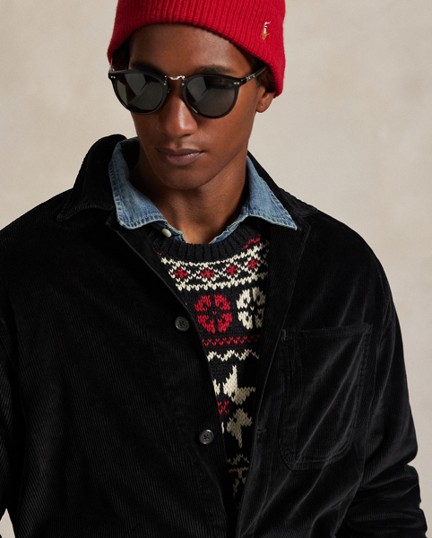 Wide-wale corduroy enhances the rugged nature of this layer's workwear-inspired silhouette.