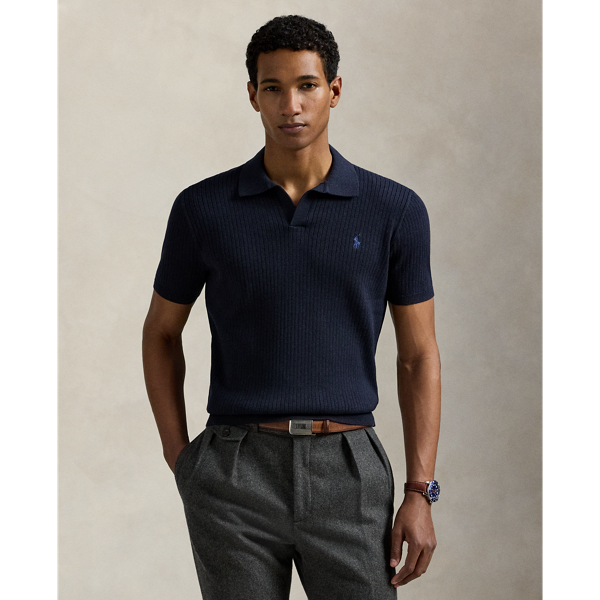 This jumper's cotton yarn is combed with fine brushes, resulting in a softer, more durable garment. It is adorned with our signature embroidered Pony on the left chest for an iconic Polo finish.