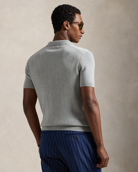 This jumper's cotton yarn is combed with fine brushes, resulting in a softer, more durable garment. It is adorned with our signature embroidered Pony on the left chest for an iconic Polo finish.