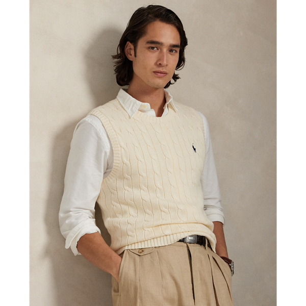 A classic Polo layering piece, this cotton sleeveless jumper features our iconic cable-knit motif and signature embroidered Pony.