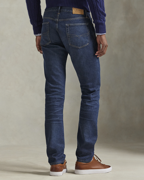 The slim-leg Sullivan features a regular rise and a trim fit through the seat, thigh and knee. This stretch pair is dyed with indigo for deep colouration and specially treated for a perfectly broken-in look.