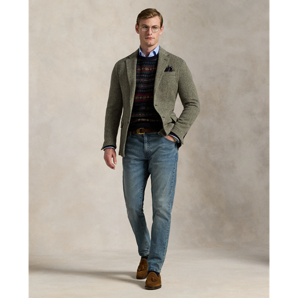 The slim-leg Sullivan features a regular rise and a trim fit through the seat, thigh and knee. This stretch pair is dyed with indigo for deep colouration and specially treated for a perfectly broken-in look.