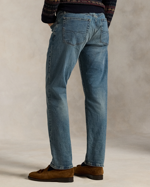 The slim-leg Sullivan features a regular rise and a trim fit through the seat, thigh and knee. This stretch pair is dyed with indigo for deep colouration and specially treated for a perfectly broken-in look.