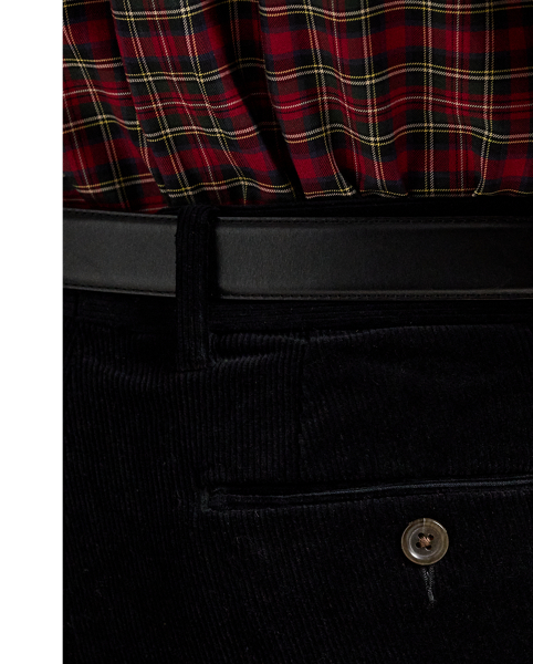 These trousers' fine-wale corduroy is produced with a higher pile for a more plush and luxurious feel.