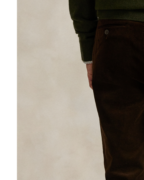 These trousers' fine-wale corduroy is produced with a higher pile for a more plush and luxurious feel.