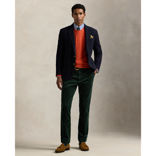 These trousers' fine-wale corduroy is produced with a higher pile for a more plush and luxurious feel.