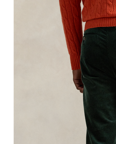 These trousers' fine-wale corduroy is produced with a higher pile for a more plush and luxurious feel.