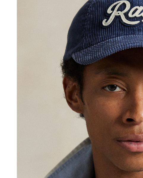 This season, our signature rugby shirt is updated with an oxford undercollar and the iconic Polo Bear. The cotton jersey layer is washed to achieve an incredibly soft texture, while authentic rubber buttons honour the sporting spirit of traditional rugby uniforms.