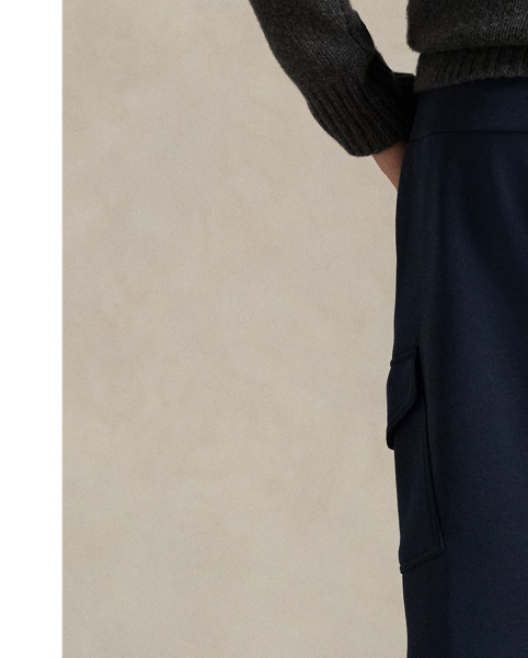 Surplus meets sport in these cargo jogging bottoms, which are crafted from a smooth cotton-blend fabric.