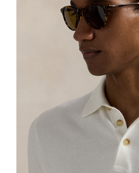 From the signature embroidered Pony to the short-sleeve silhouette, this fine-knit jumper draws inspiration from  Ralph Lauren Lauren’s iconic Polo shirt.