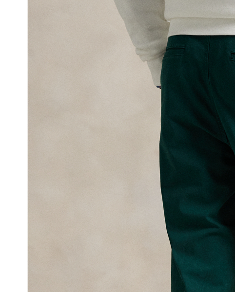 These stretch twill trousers feature a unique convertible construction, which allows the drawstring on the waist to be worn either on the inside or the outside. A garment dye treatment provides tonal variation, while our iconic embroidered Pony gives them a signature Polo finish.