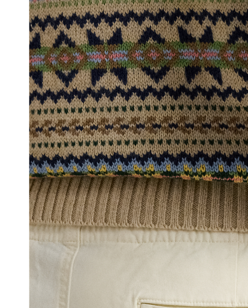 These stretch twill trousers feature a unique convertible construction, which allows the drawstring on the waist to be worn either on the inside or the outside. A garment dye treatment provides tonal variation, while our iconic embroidered Pony gives them a signature Polo finish.