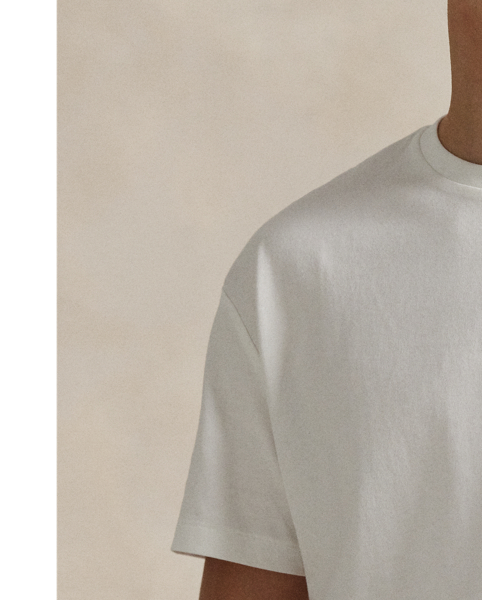 Along with our signature Pony, this cotton T-shirt features a vintage-style "Polo  Ralph Lauren Lauren" logo embroidered at the left chest.