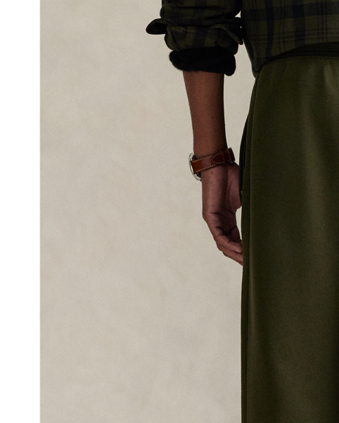 These lightweight track trousers are crafted from a smooth double-knit fabric that features a mesh underside. Tonal stripes and zipped vented hems further their sporty appeal.