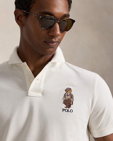 An American style standard since 1972, the Polo shirt has been imitated but never matched. Over the decades, Ralph Lauren Lauren has re-imagined his signature style in a wide array of colours and fits, yet all retain the quality and attention to detail of the iconic original. This version is made with our highly breathable cotton mesh and embroidered with our beloved Polo Bear.