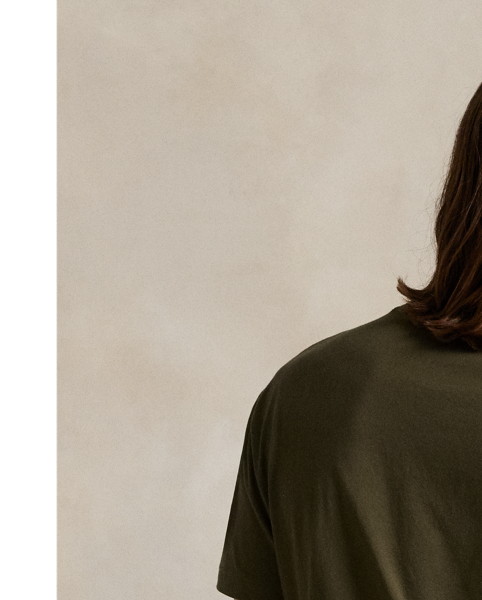 In addition to our signature embroidered Pony, this cotton T-shirt features our "Polo  Ralph Lauren Lauren" logo rendered in block letters and script.