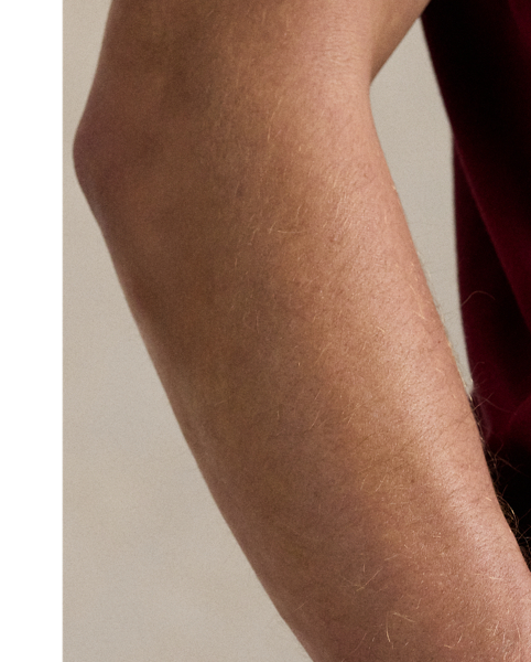 In addition to our signature embroidered Pony, this cotton T-shirt features our "Polo  Ralph Lauren Lauren" logo rendered in block letters and script.