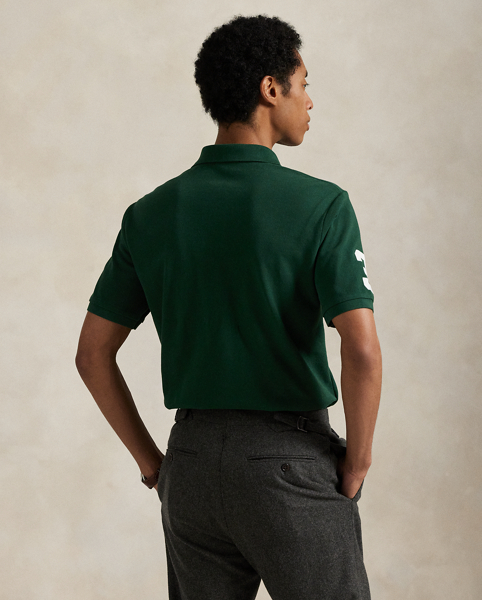 An American style standard since 1972, the Polo shirt has been imitated but never matched. Over the decades, Ralph Lauren Lauren has reimagined his signature style in a wide array of colours and fits, yet all retain the quality and attention to detail of the iconic original. This mesh version features an equestrian-inspired crest that celebrates 20 years of Ralph Lauren Lauren's iconic Big Pony.