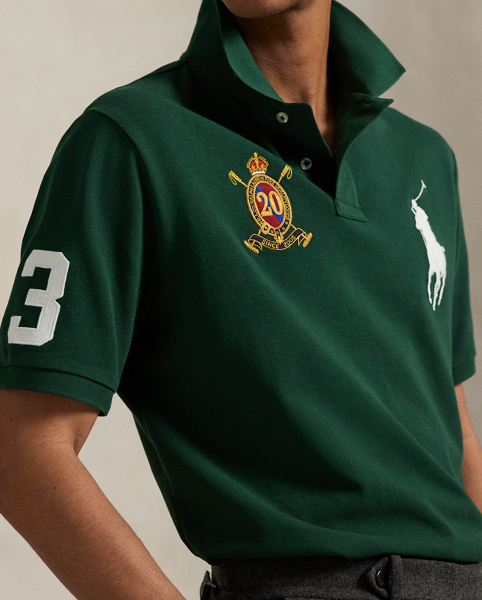 An American style standard since 1972, the Polo shirt has been imitated but never matched. Over the decades, Ralph Lauren Lauren has reimagined his signature style in a wide array of colours and fits, yet all retain the quality and attention to detail of the iconic original. This mesh version features an equestrian-inspired crest that celebrates 20 years of Ralph Lauren Lauren's iconic Big Pony.