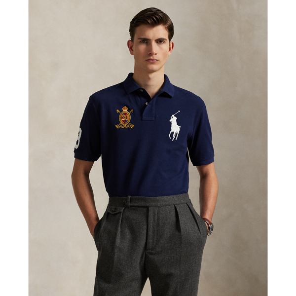 An American style standard since 1972, the Polo shirt has been imitated but never matched. Over the decades, Ralph Lauren Lauren has reimagined his signature style in a wide array of colours and fits, yet all retain the quality and attention to detail of the iconic original. This mesh version features an equestrian-inspired crest that celebrates 20 years of Ralph Lauren Lauren's iconic Big Pony.