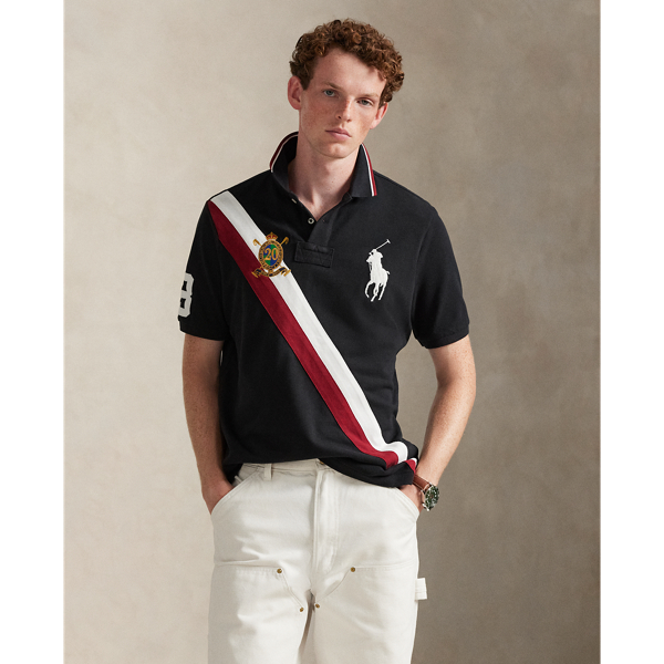 An American style standard since 1972, the Polo shirt has been imitated but never matched. Over the decades, Ralph Lauren Lauren has reimagined his signature style in a wide array of colours and fits, yet all retain the quality and attention to detail of the iconic original. This mesh version features an equestrian-inspired crest celebrating 20 years of Ralph Lauren Lauren's iconic Big Pony.