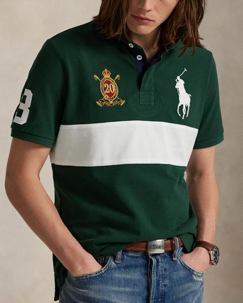 An American style standard since 1972, the Polo shirt has been imitated but never matched. Over the decades, Ralph Lauren Lauren has reimagined his signature style in a wide array of colours and fits, yet all retain the quality and attention to detail of the iconic original. This mesh version features an equestrian-inspired crest that celebrates 20 years of Ralph Lauren Lauren's iconic Big Pony.
