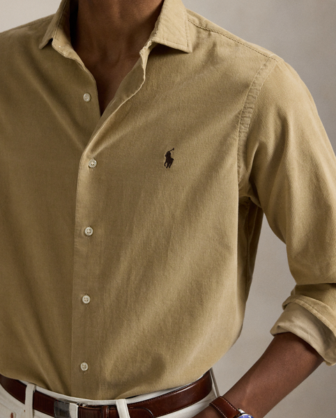 Pinwale cotton corduroy brings a refined rusticity to this shirt. At the left chest, our iconic embroidered Pony gives it a signature finishing touch.
