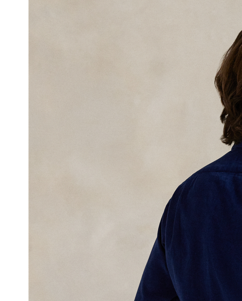 Pinwale cotton corduroy brings a refined rusticity to this shirt. At the left chest, our iconic embroidered Pony gives it a signature finishing touch.