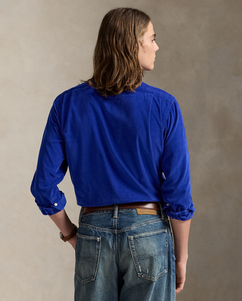 Pinwale cotton corduroy brings a refined rusticity to this shirt. At the left chest, our iconic embroidered Pony gives it a signature finishing touch.