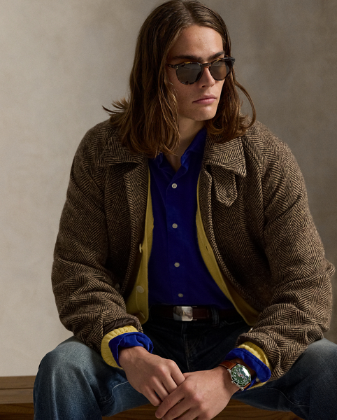 Pinwale cotton corduroy brings a refined rusticity to this shirt. At the left chest, our iconic embroidered Pony gives it a signature finishing touch.