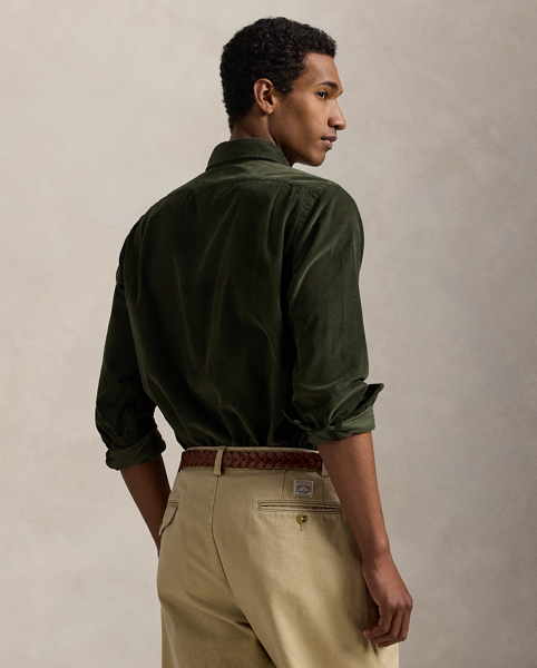 Pinwale cotton corduroy brings a refined rusticity to this shirt. At the left chest, our iconic embroidered Pony gives it a signature finishing touch.