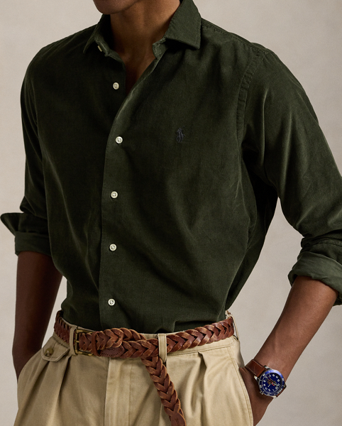 Pinwale cotton corduroy brings a refined rusticity to this shirt. At the left chest, our iconic embroidered Pony gives it a signature finishing touch.