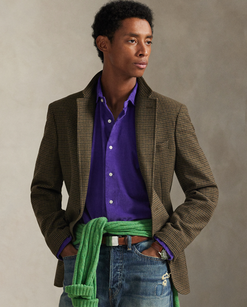 Pinwale cotton corduroy brings a refined rusticity to this shirt. At the left chest, our iconic embroidered Pony gives it a signature finishing touch.