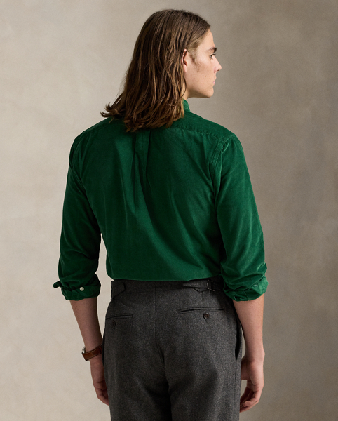 On this pinwale corduroy shirt, the iconic Polo Bear sports a heritage-inspired ensemble.