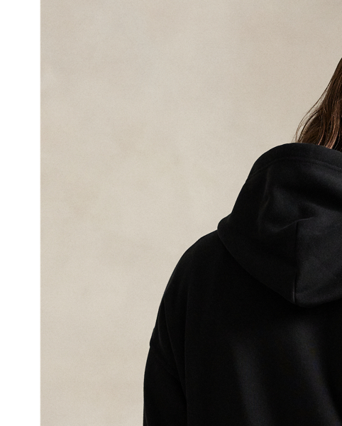 This unisex hoodie is cut from cotton-blend fleece and features a comfortable, relaxed fit. At the left chest, our archival Polo Sport logo from the '90s adds throwback style.