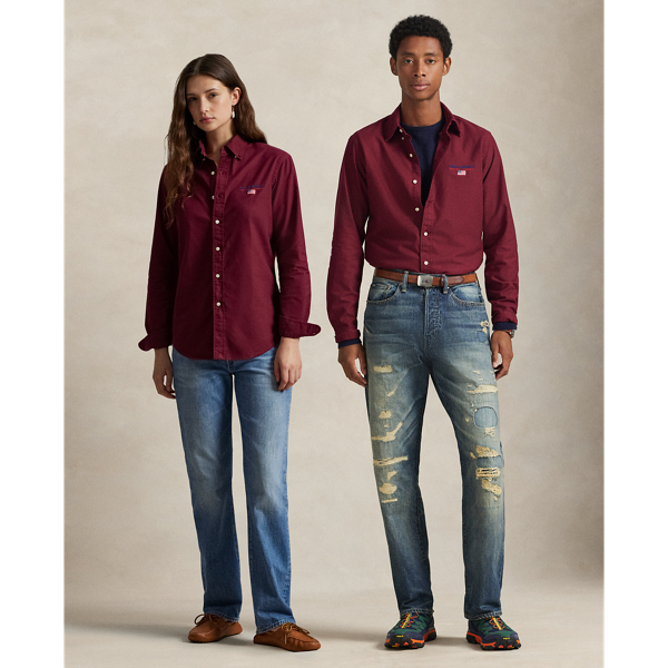 The Oxford shirt made its debut very early in  Ralph Lauren Lauren’s designs, and since then, it has solidified its status as a pillar of the Polo look. Our fabric is developed with a secret wash, giving it instant character, ease and a heathered softness – what we refer to as "the perfect rumple". The formula is so unique that it's been kept in a safe for more than three decades. Today, Mr Lauren continues to create countless variations of his iconic shirt, including this unisex version that is garment-dyed and embroidered with our iconic Polo Sport logo.