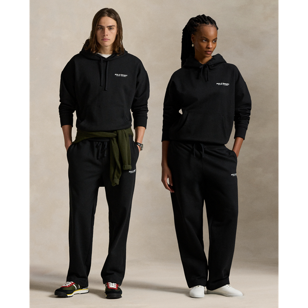 This unisex hoodie is crafted with heavyweight cotton-blend fleece and rendered in a comfortable, relaxed fit. It features two iterations of our iconic Polo Sport logo – one is embroidered at the front and the other is printed at the back.