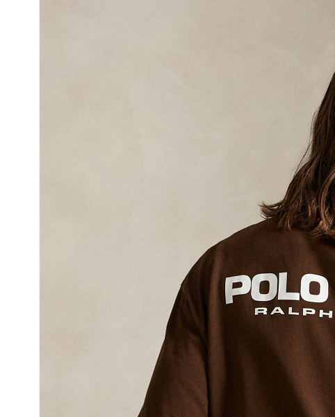 This unisex T-shirt is made with breathable cotton jersey and rendered in a comfortable, relaxed fit. At the chest and back, it features our iconic Polo Sport logo.