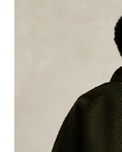 This unisex jacket is made from high-pile fleece that's bonded to mesh at the interior. Our iconic Polo Sport logo at the chest adds a signature finish.