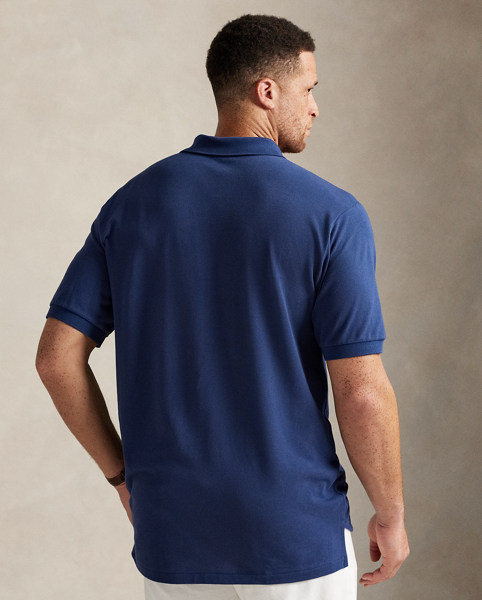 An American style standard since 1972, the Polo shirt has been imitated but never matched. Over the decades, Ralph Lauren Lauren has reimagined his signature style in a wide array of colours and fits, yet all retain the quality and attention to detail of the iconic original. This Big & Tall version is made with our highly breathable cotton mesh, which offers a textured look and a soft feel.