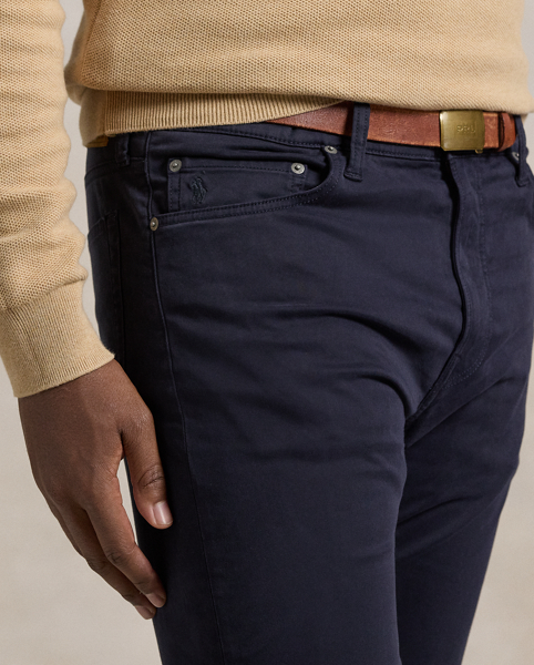 The Varick features a regular rise and a slim, straight-leg silhouette, which is fitted through the thigh and relaxed from the knee down. This Big & Tall pair is crafted from stretch cotton sateen and finished with our signature embroidered Pony.