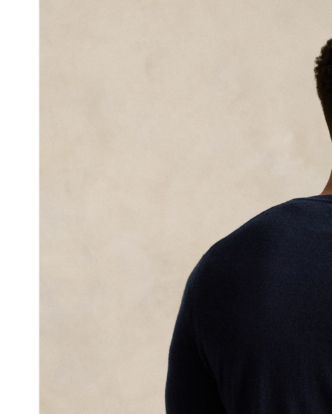 This Big & Tall jumper is crafted from Italian wool yarn, which is treated for easy care and worsted for durability.