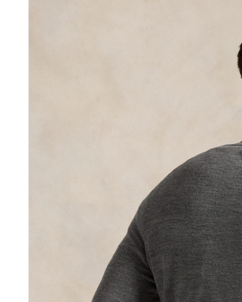 This Big & Tall jumper is crafted from Italian wool yarn, which is treated for easy care and worsted for durability.