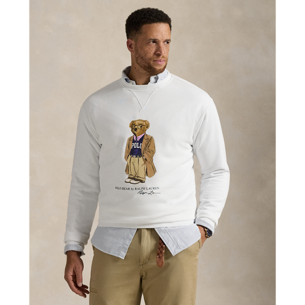 The Collegiate Bear debuted in the form of a Steiff plush bear in 1996 and, six years later, was voted by Polo fans to appear on a jumper for the first time in Ralph Lauren Lauren history. Now the Collegiate Bear is back on this cotton-blend Big & Tall sweatshirt and with a few stylish updates – tortoiseshell glasses and a Polo-emblazoned pullover.