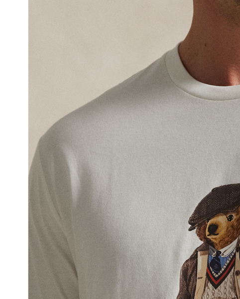 At the front of this cotton Big & Tall T-shirt is our iconic mascot, the Polo Bear, printed in a sophisticated  Ralph Lauren Lauren outfit.