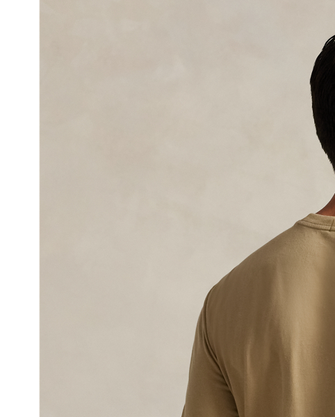 In addition to our signature embroidered Pony, this cotton Big & Tall T-shirt features our "Polo  Ralph Lauren Lauren" logo rendered in block letters and script.